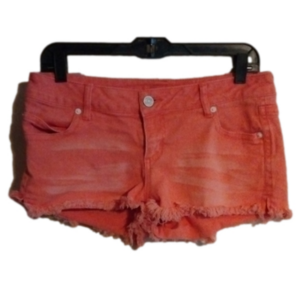 REFUGE size 9 cut off cuts. Salmon/!pinkish color.So pretty! Super Short.